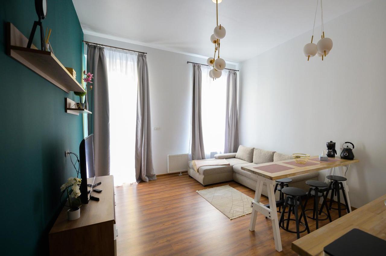 Unirii Old Square Apartments 4 Τιμισοάρα Εξωτερικό φωτογραφία